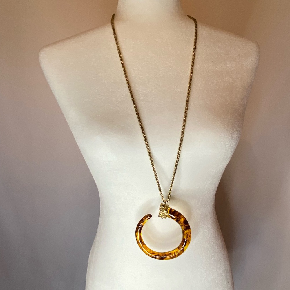 Tortoise Shell Ramshorn Necklace